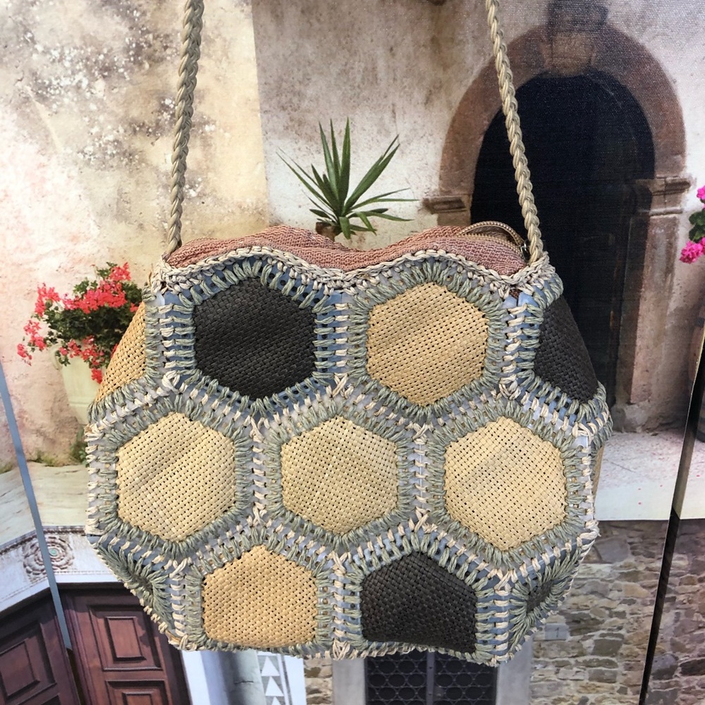 Woman’s Crochet Crossbody Purse